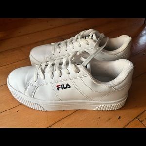 FILA Women's Panache Sneaker / Size: 8
